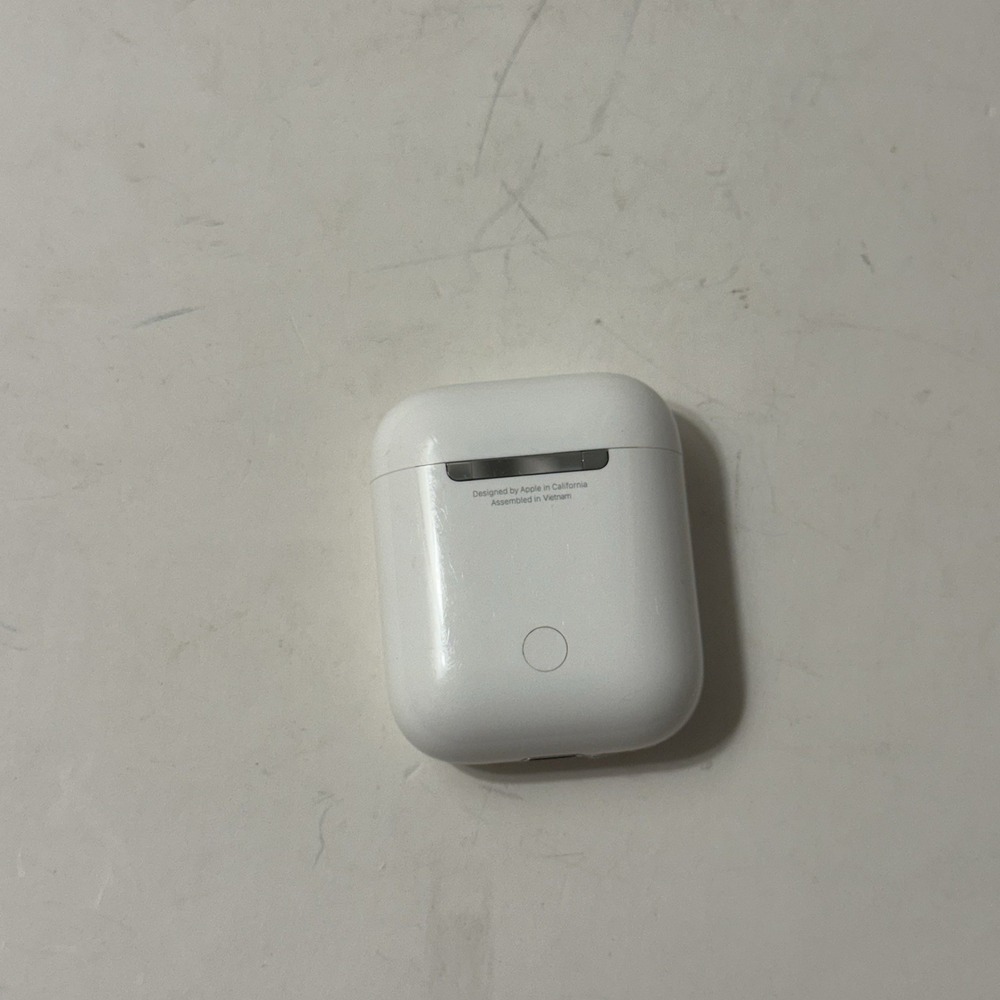 Genuine Apple AirPods Charging Case Only For Models: A1602 - Picture 2 of 4